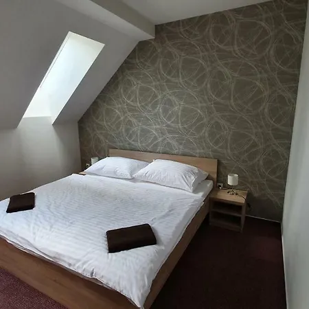 شقة Apartmanovy Dom Lucky 188