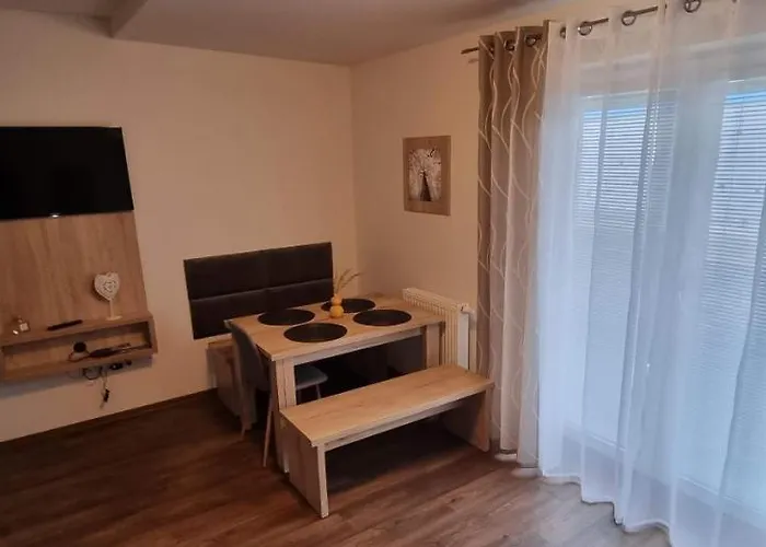 Lägenhet Apartmanovy Dom Lucky 188