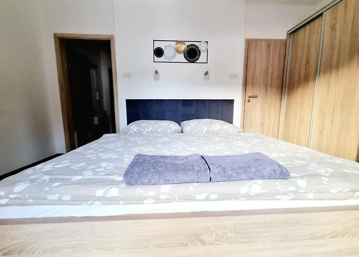 Lägenhet Apartmanovy Dom Lucky 188
